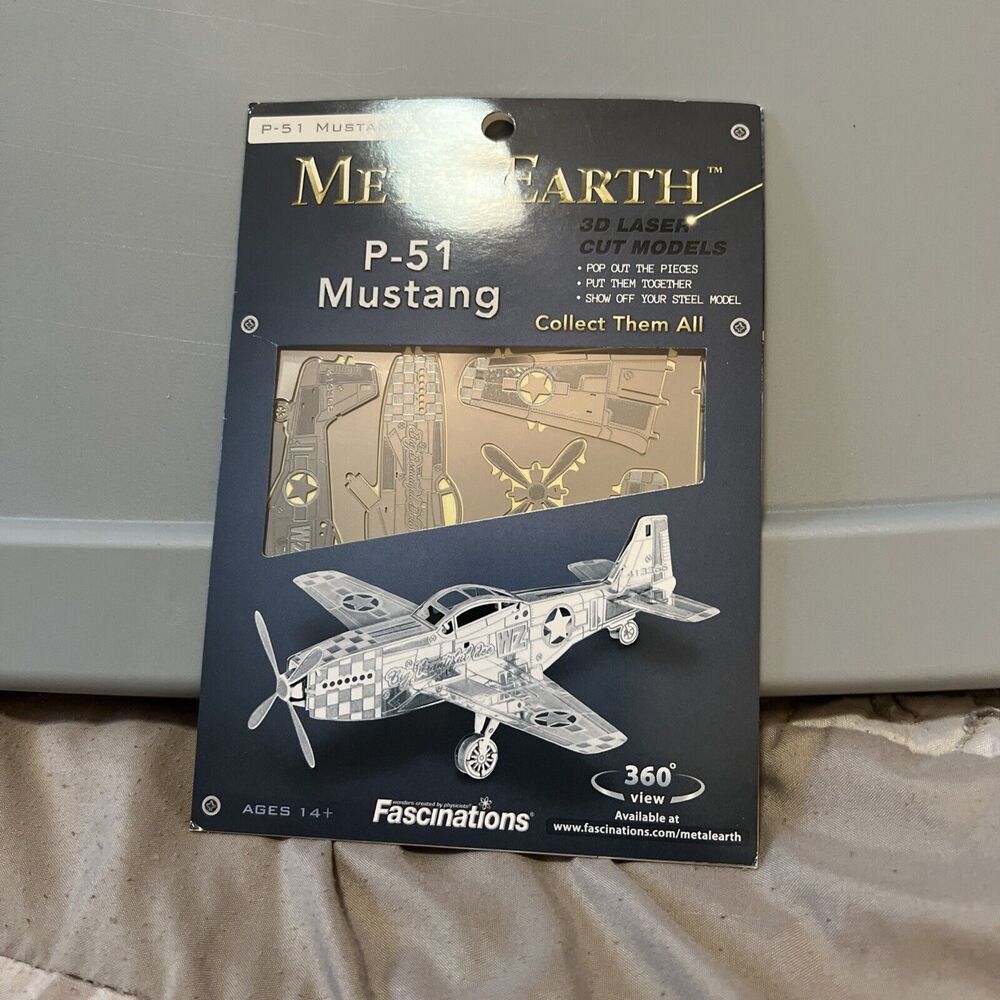 METAL EARTH P-51 MUSTANG 3-D LASER CUT MODEL AIRPLANE KIT 3D NEW NIP 2012 360v